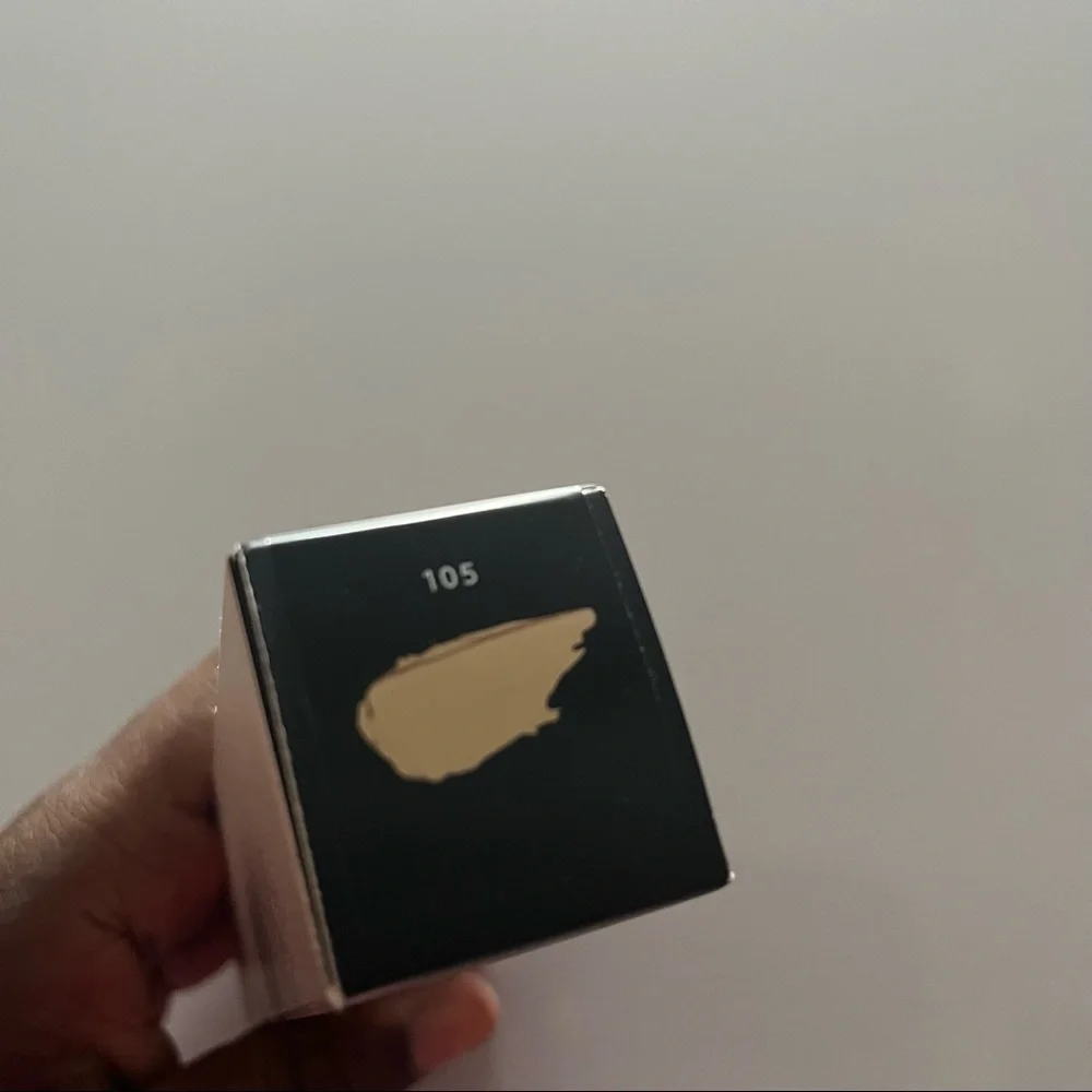 Fenty Beauty by Rihanna Pro Filt’r Soft Matte Longwear foundation